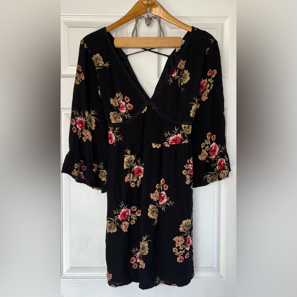 American Rag V Neck Bell Sleeve Black Floral Flare Mini Dress Size Large EUC